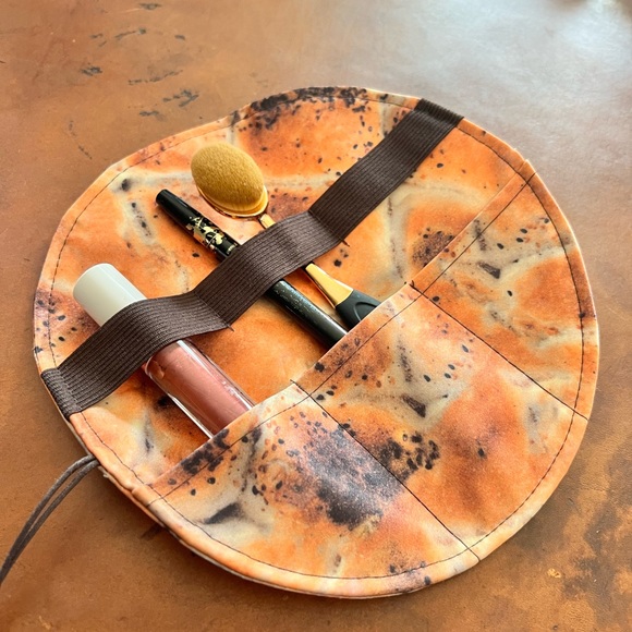 NWOT funny pita bread makeup / pencil case - Picture 3 of 6